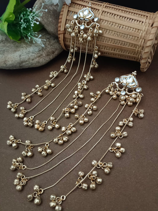 Pachi Kundan & Ghungaroo Studded Teardrop Shaped Kashmiri Drop Earrings