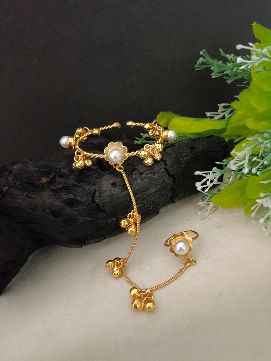 Women Brass Handcrafted Gold-Plated Pearl Sudded Hathphool Panja Multi Ring Bracelet