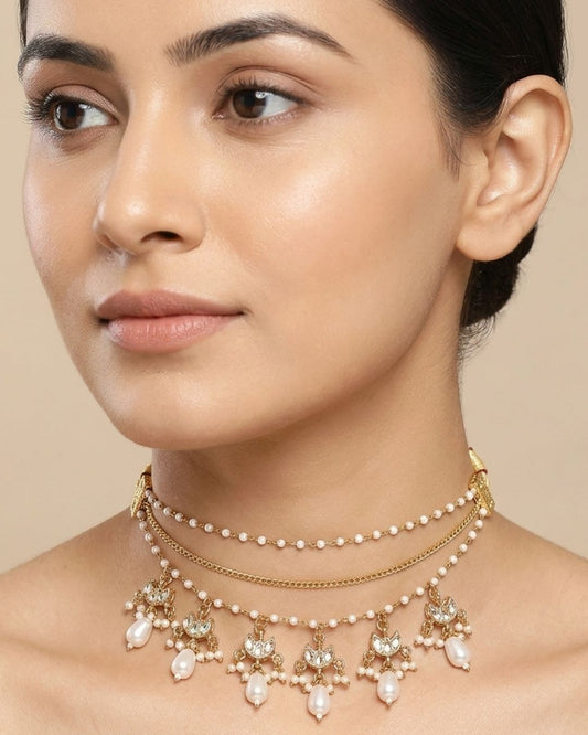 Gold-Plated Kundan-Studded & Baroque Pearl drops Beaded Jewellery Set