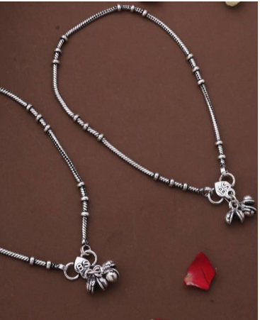 Silver-Plated Oxidised Artificial Beads Anklet Payal