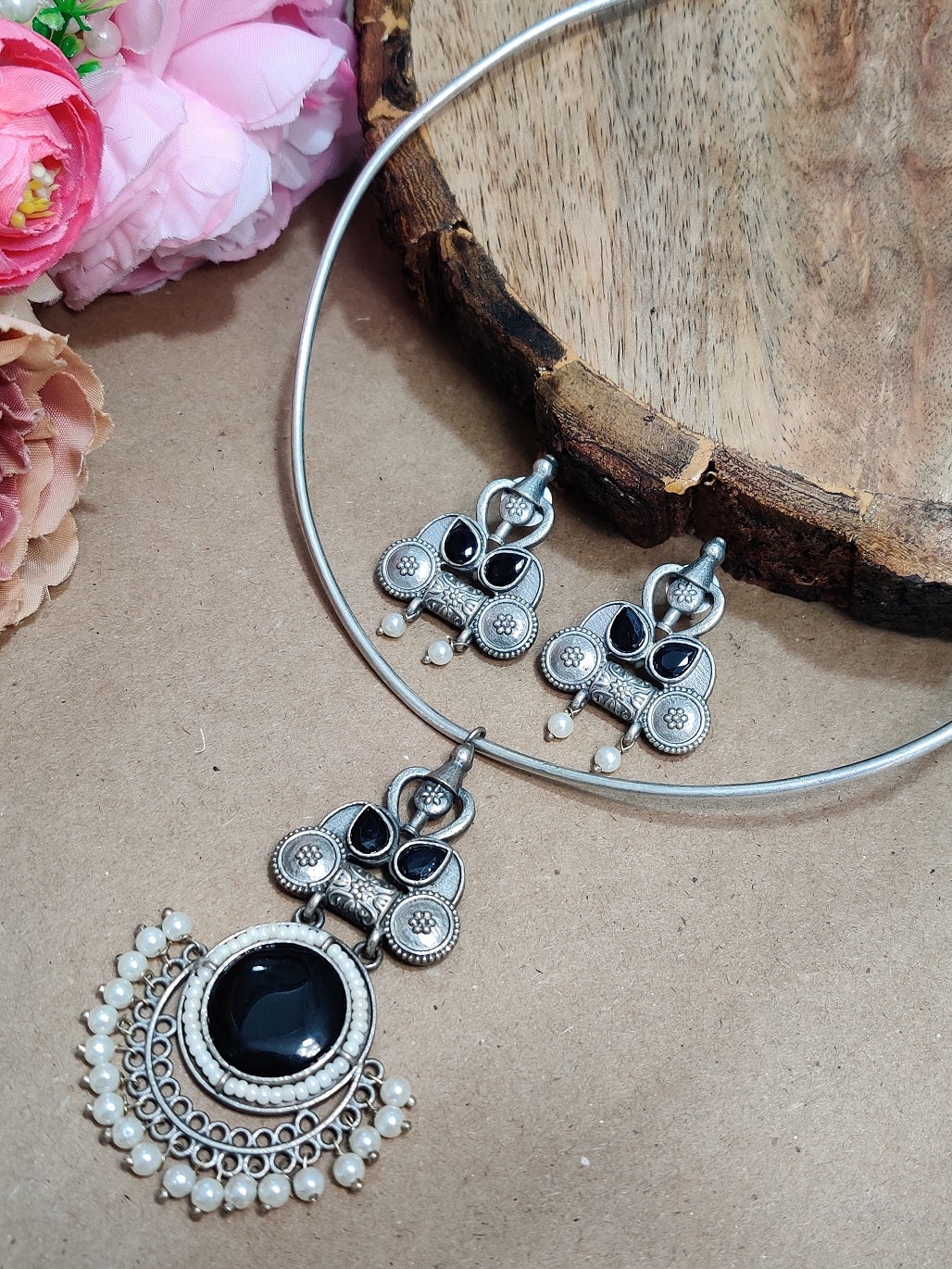 Oxidised Silver Plated Stone Studded Hasli Choker Jewellery Set For Women