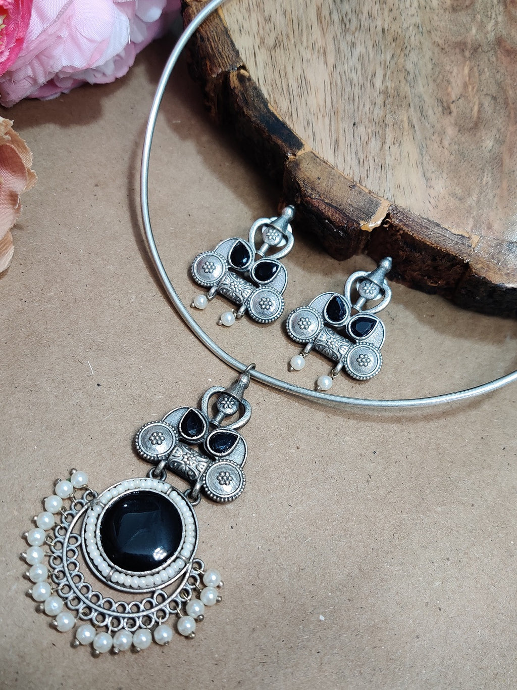 Oxidised Silver Plated Stone Studded Hasli Choker Jewellery Set For Women