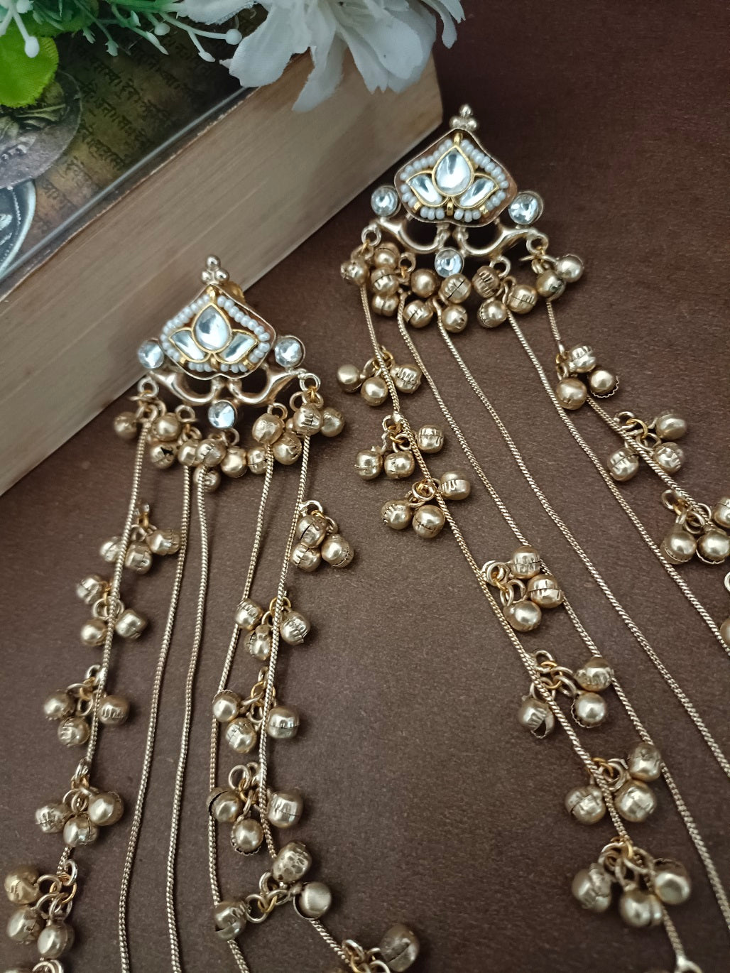 Pachi Kundan & Ghungaroo Studded Teardrop Shaped Kashmiri Drop Earrings