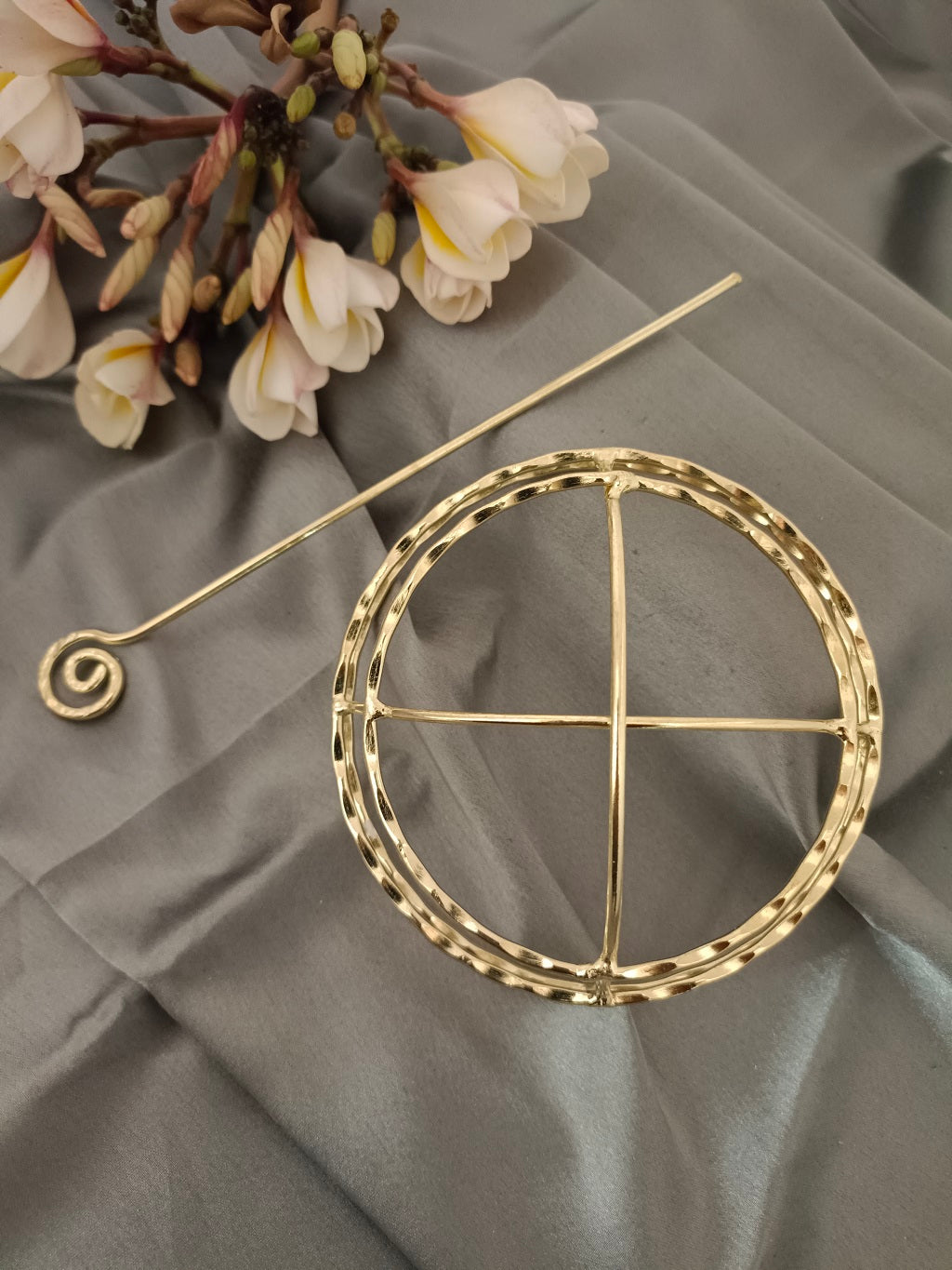 Sanjog Metal Hair Barrette With Tulip Stick Bun Holder Hair Slide Clip Hair Bun Cage