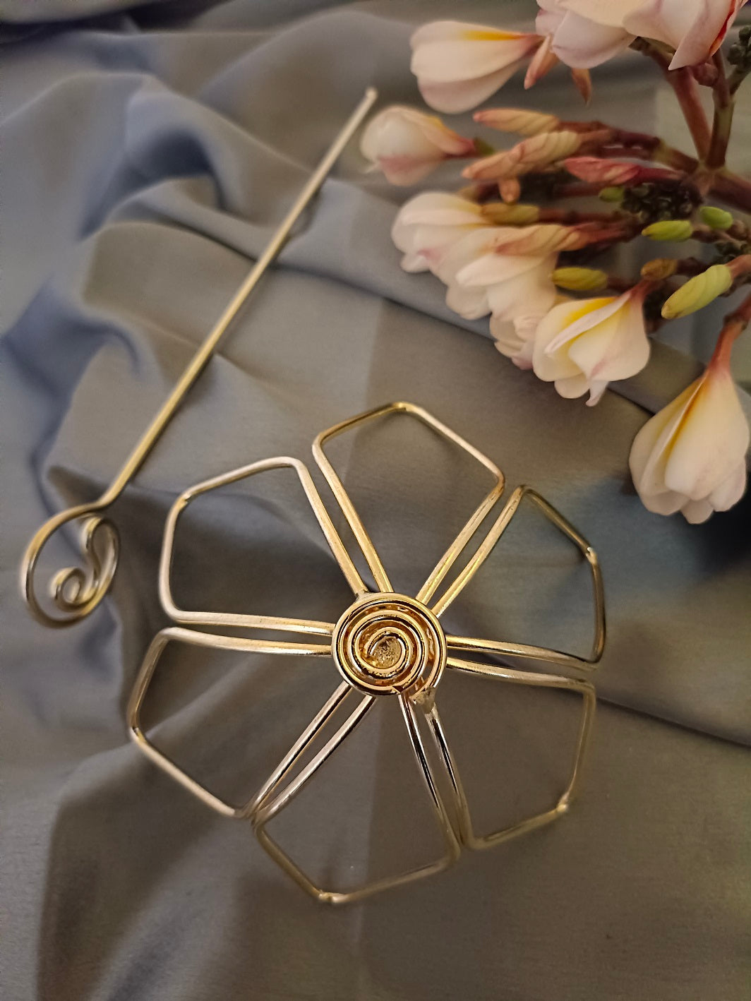 Sanjog Metal Hair Barrette With Tulip Stick Bun Holder Hair Slide Clip Hair Bun Cage