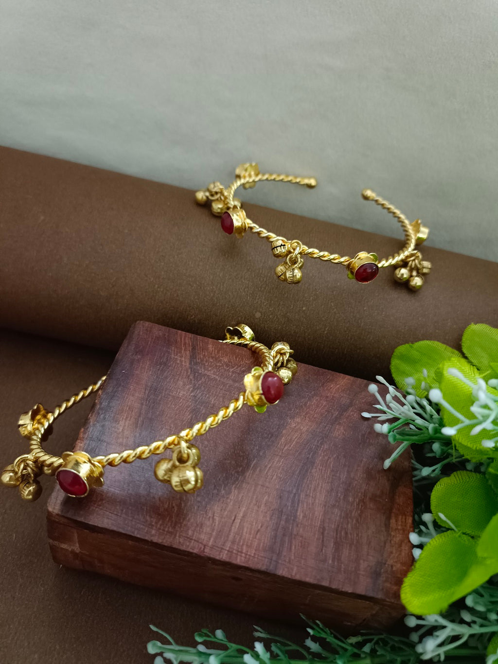 Women's Red Kundan Gold-Plated Bangle Bracelet | Handcrafted Brass Jewelry