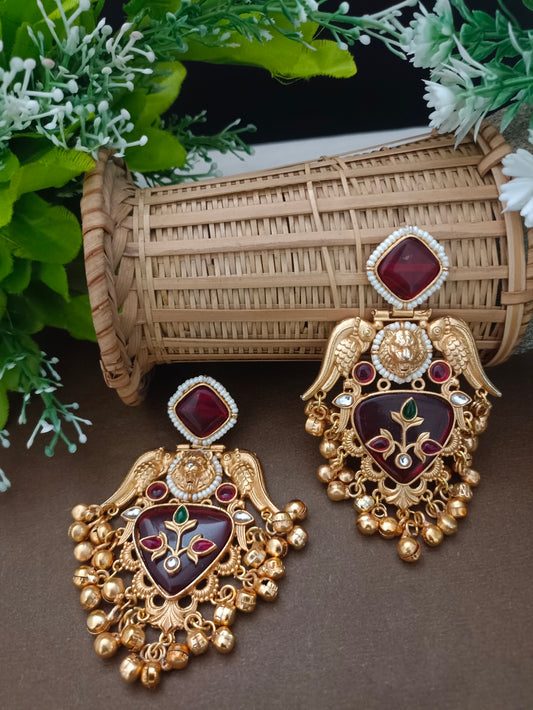 Gold-Toned Geometric Kundan Brass-Plated Kashmiri Earrings