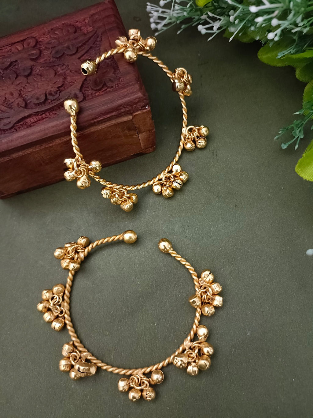 Set Of 2 Women Gold-Plated Ghungroo Beaded Kashmiri Bangle-Style Brass Bracelet