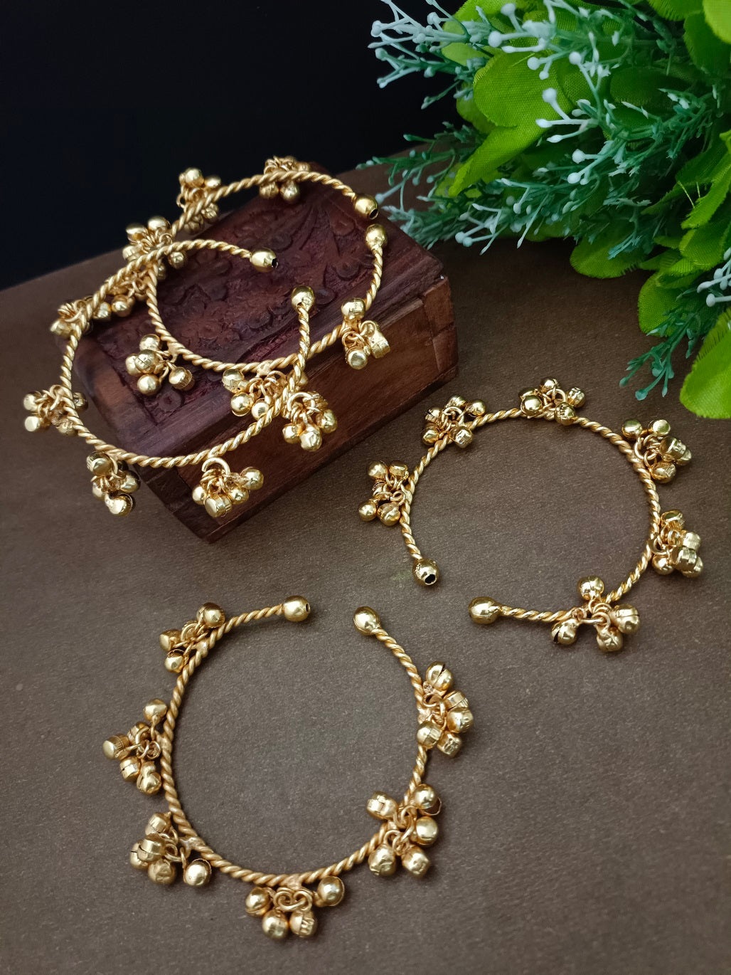 Set Of 4 Women Gold-Plated Ghungroo Beaded Kashmiri Bangle-Style Brass Bracelet