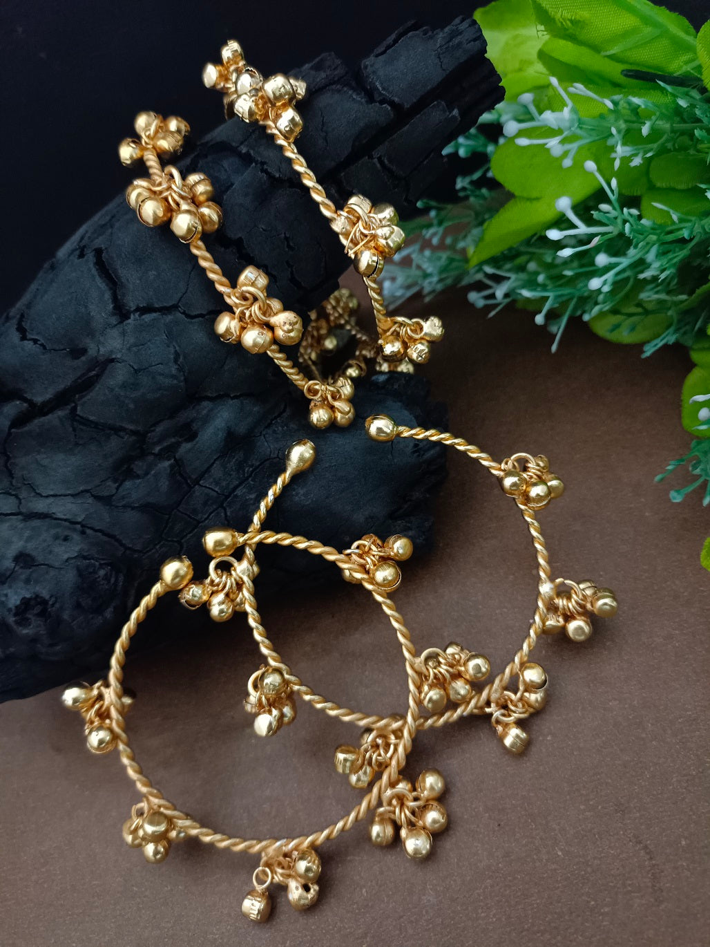 Set Of 4 Women Gold-Plated Ghungroo Beaded Kashmiri Bangle-Style Brass Bracelet