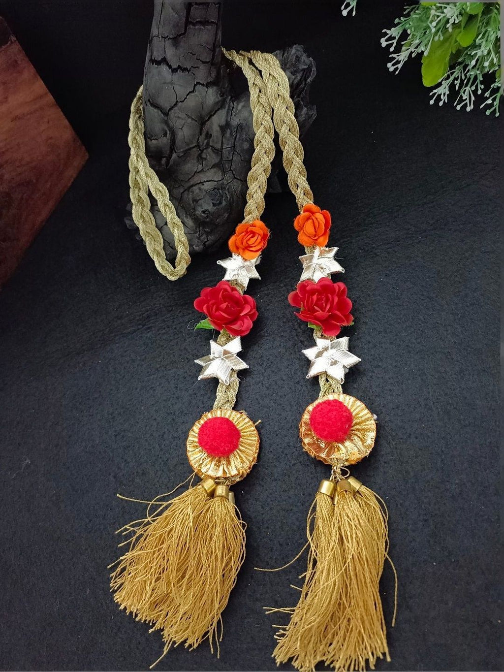 Lace & Gota Rose Choti Paranda Ponytail Braid Holder – Gold & Red