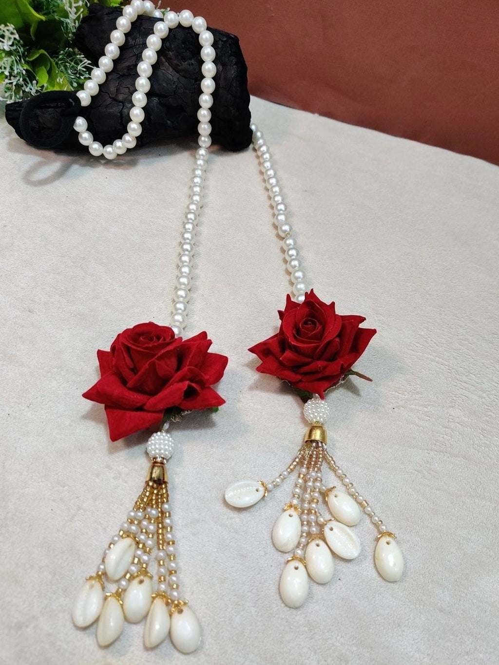 Rose & Pearl Tassel Choti Paranda Ponytail Braid Holder – Red