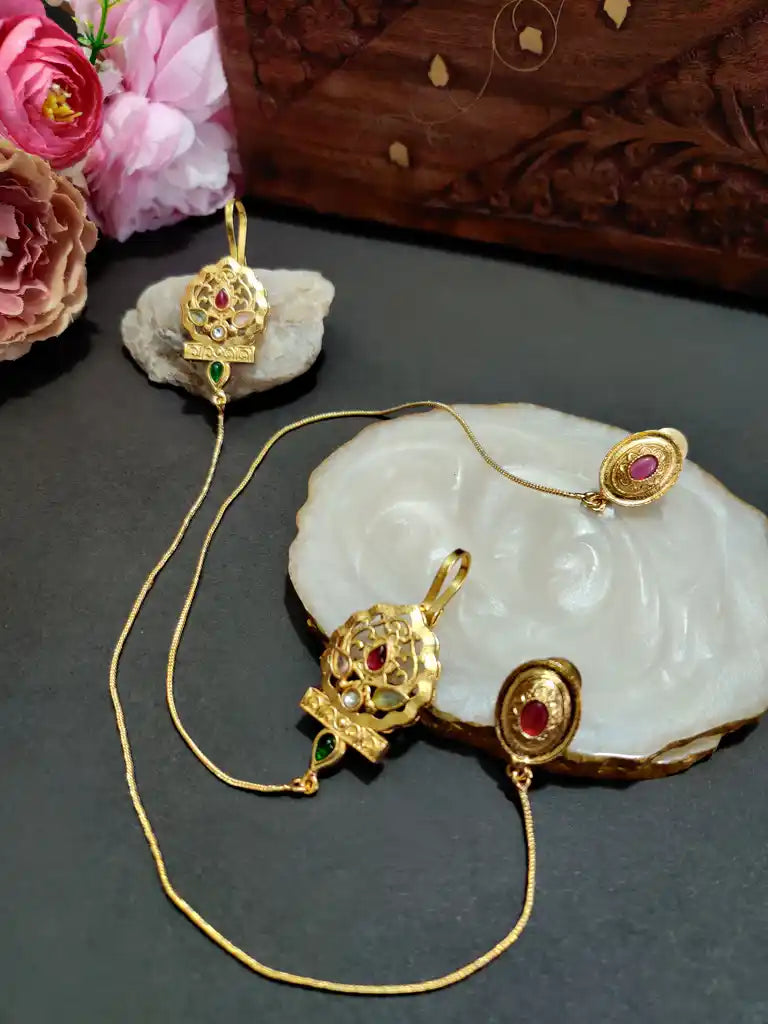 Gold -Plated Earcuff Stud Kundan Earrings with Back Hair Chain Accessorry Earchains