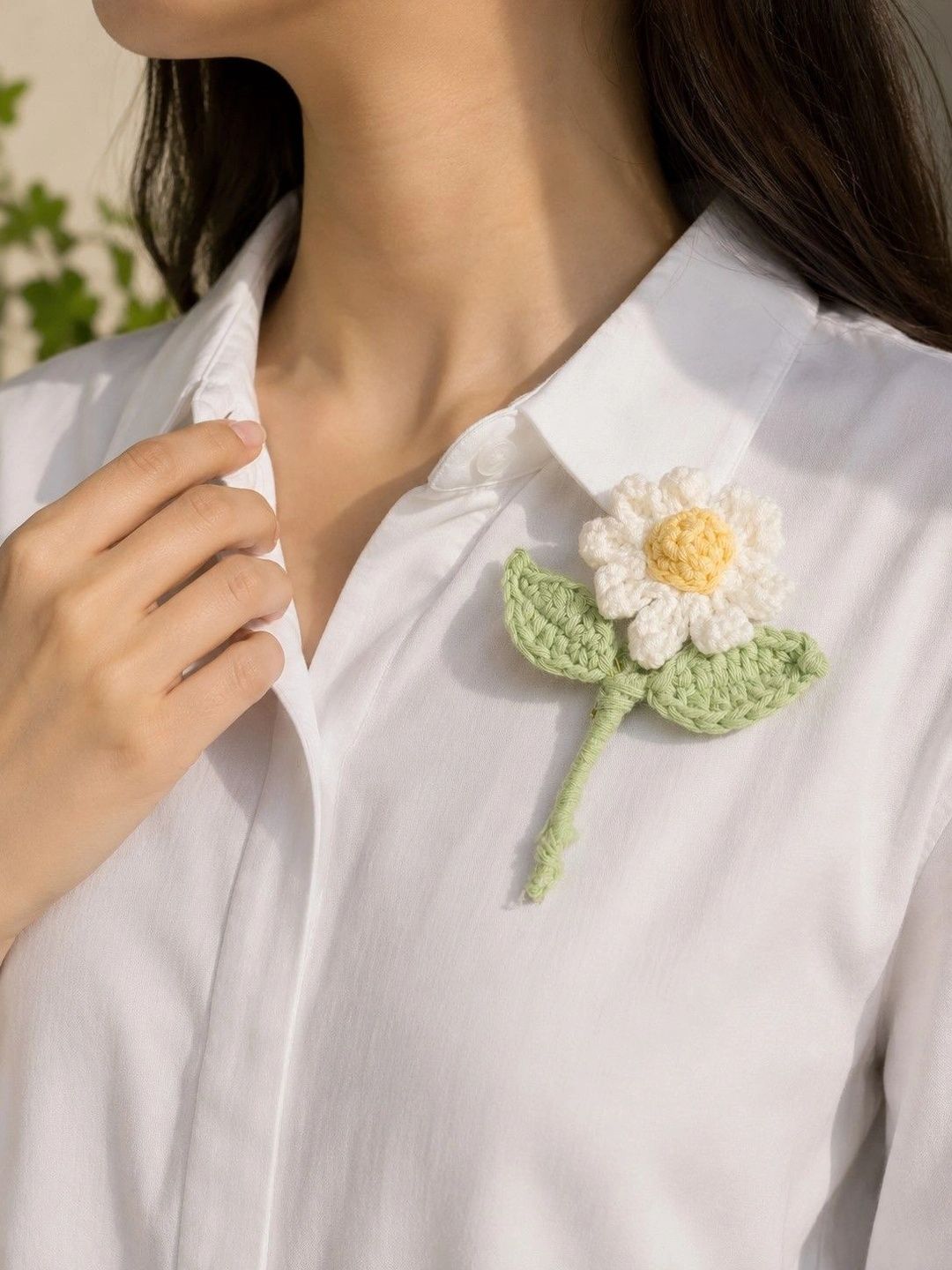Handmade Crochet Daisy Flower Brooch – White